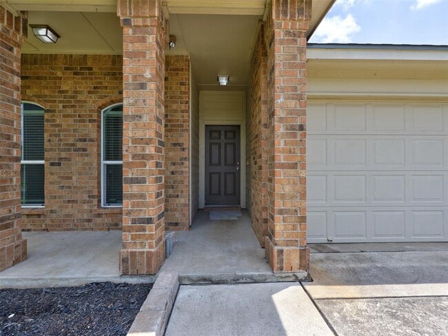Building Photo - 344 Outfitter Dr