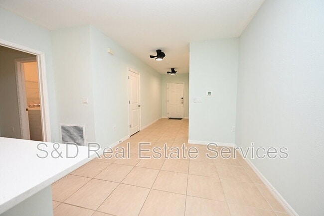 Building Photo - 2028 Rosewood Cir