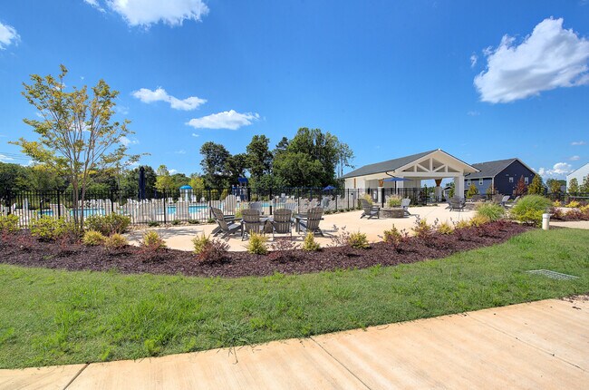 Building Photo - 411 Mancini Dr
