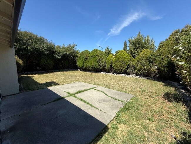 Building Photo - 2766 Applewood Dr