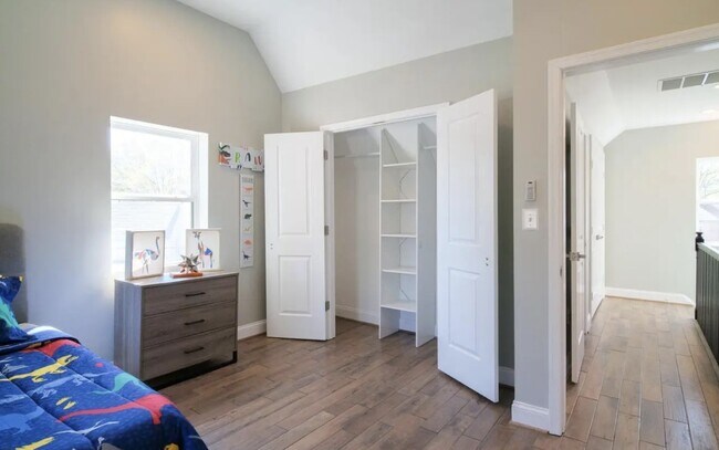 Building Photo - 4410 16th St NE