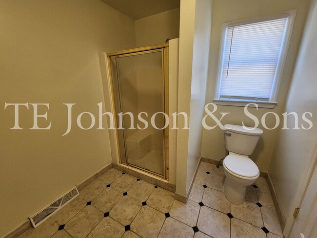 Building Photo - Charming 3-Bedroom Home with Rocking Chair...