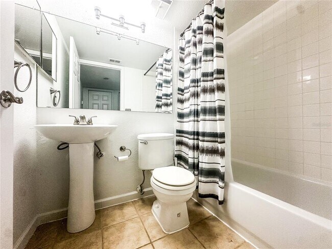 Building Photo - 2500 Winding Creek Blvd
