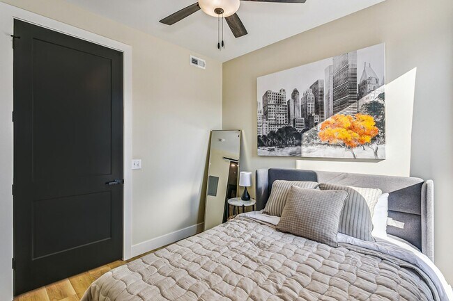 Building Photo - CORPORATE LEASE AVAILABILITY FOR 3, 6, OR 12 MONTHS! ALL BILLS AND PARKING INCLUDED!