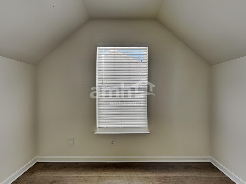 Building Photo - 3709 Pinkham Way