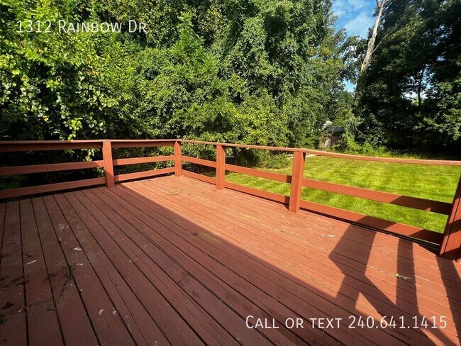 Building Photo - 1312 Rainbow Dr