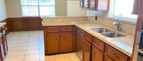 Building Photo - 323 Maybrook Dr