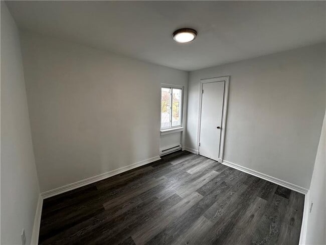 Building Photo - 1410 Fallowfield Ave