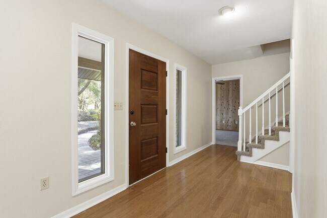 Building Photo - 4 Bedroom, 3 Bath House on 1 Acre in Fox Grove