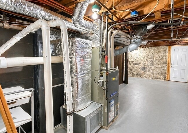 Building Photo - 86 Howard St