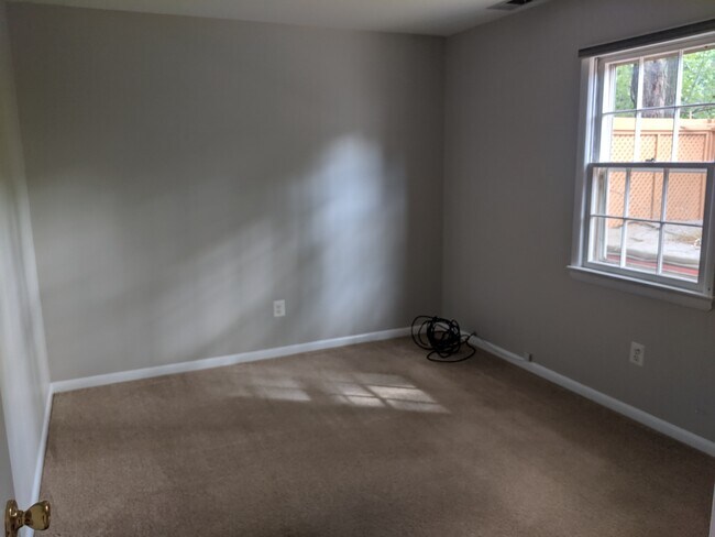 Bonus room / Office downstairs - 46675 Winchester Dr