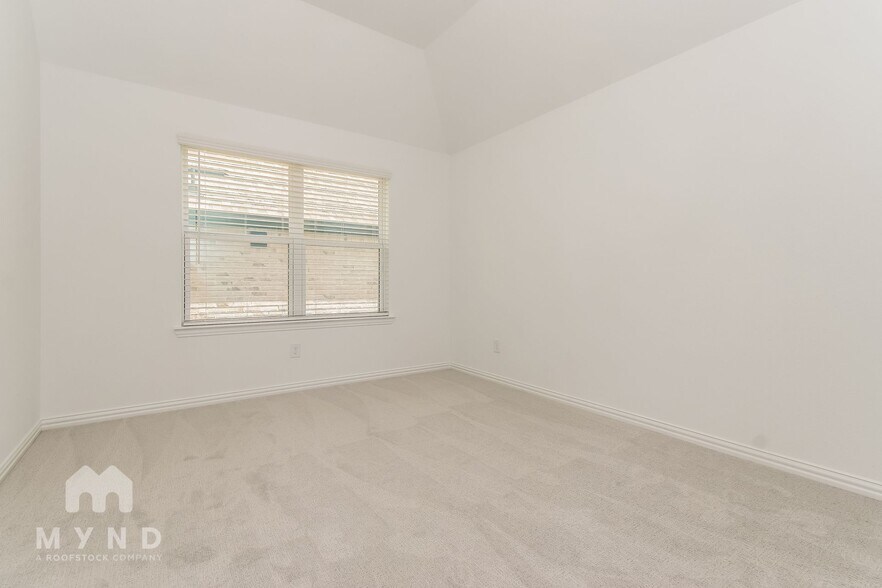 Building Photo - 15518 Kestrel Mews