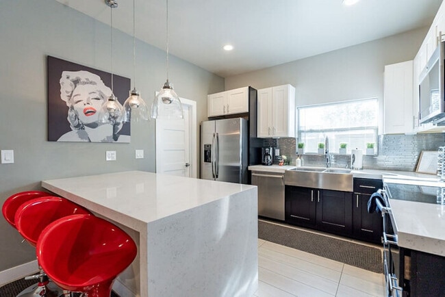 Building Photo - PHX Retreat  2 Bedroom 2 Bath Home in Hist...