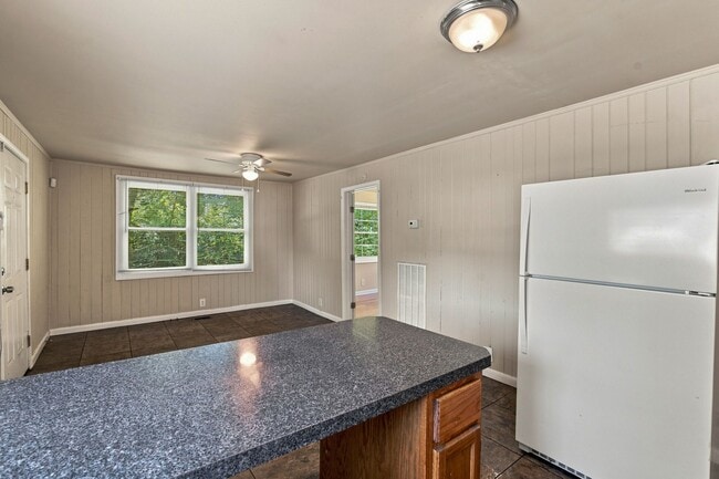 Building Photo - 501 Weakley Ave