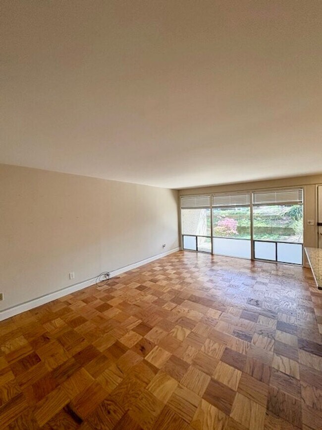 Building Photo - Remodeled 2 BR 1BA in Bethesda. Private front patio. Most utilities included.