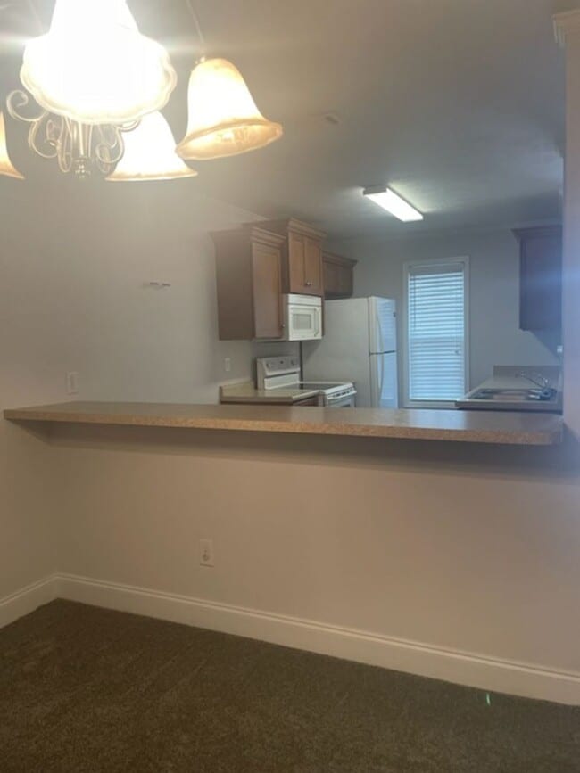 Building Photo - WEST AUGUSTA TOWNHOME CONVENIENT TO MEDICAL AND SCHOOLS