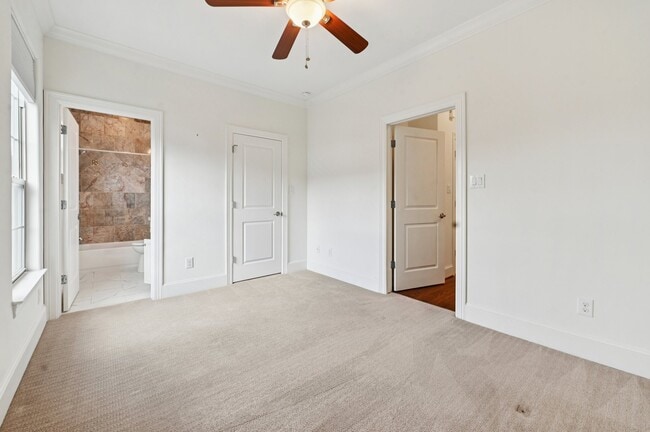 Building Photo - 5636 Kiam St