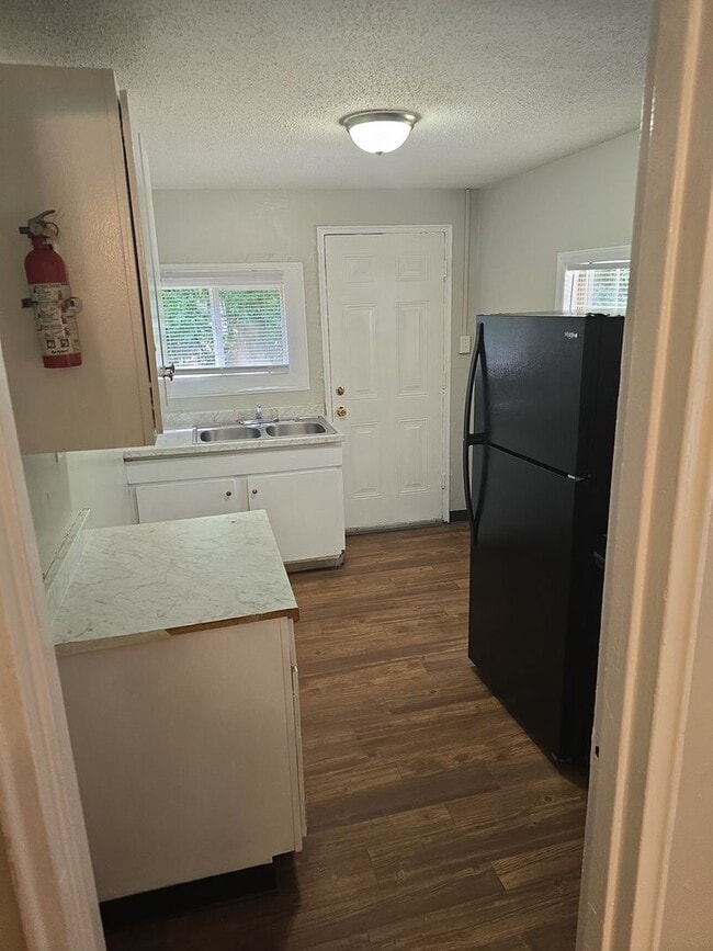 Building Photo - 1 bed 1 bath duplex near Prisma Health