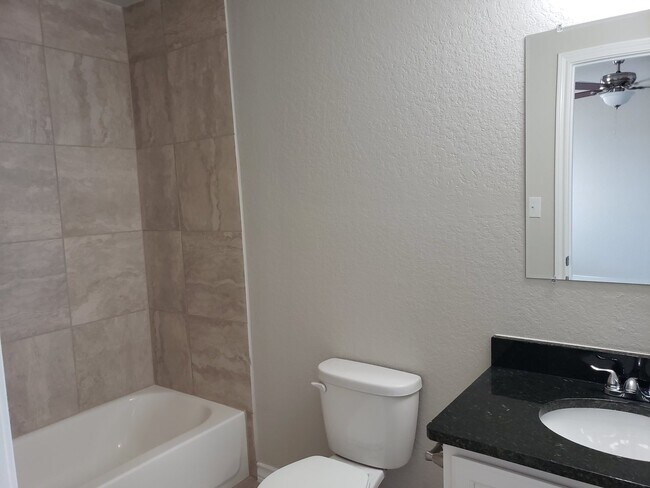 Building Photo - Townhome for rent
