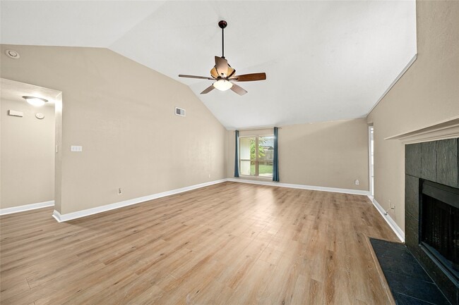 Building Photo - 2935 Auburn Dr