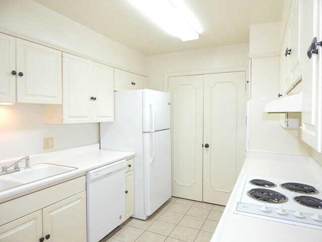 Building Photo - Spacious 3 Bedroom, 2 Bath Duplex in Tyler!