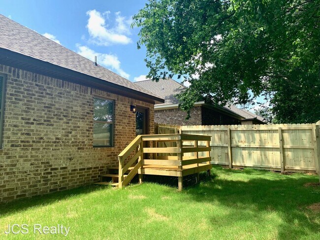 Building Photo - 3 br, 2 bath House - 328 Wolf Den