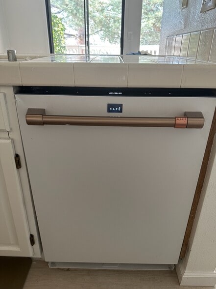 Building Photo - 2875 Idlewild Dr