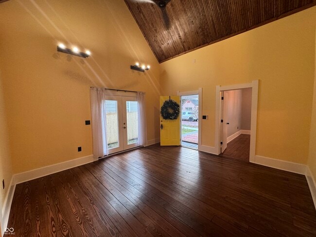 Building Photo - 449 Yandes St