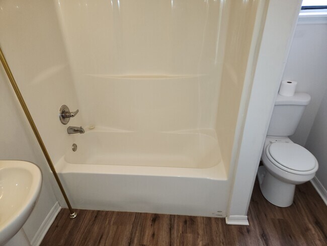 Building Photo - 6105 W 2nd Manor