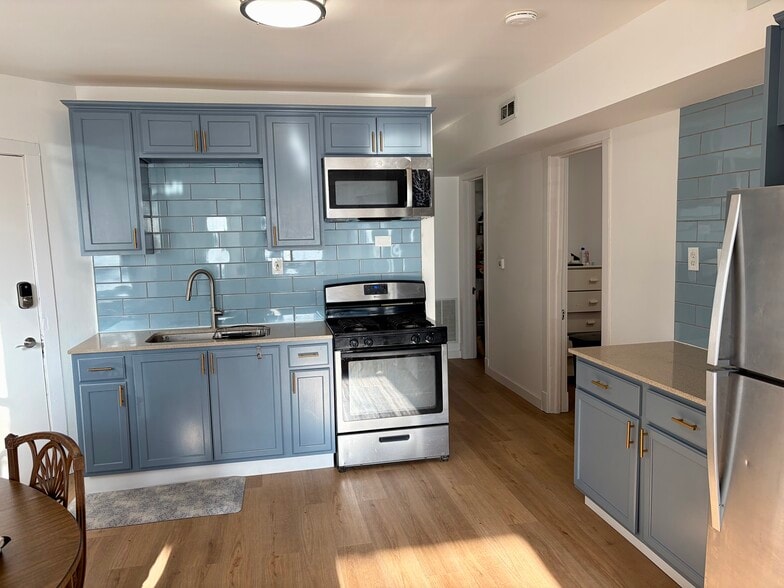 Building Photo - 2138 N Keeler Ave