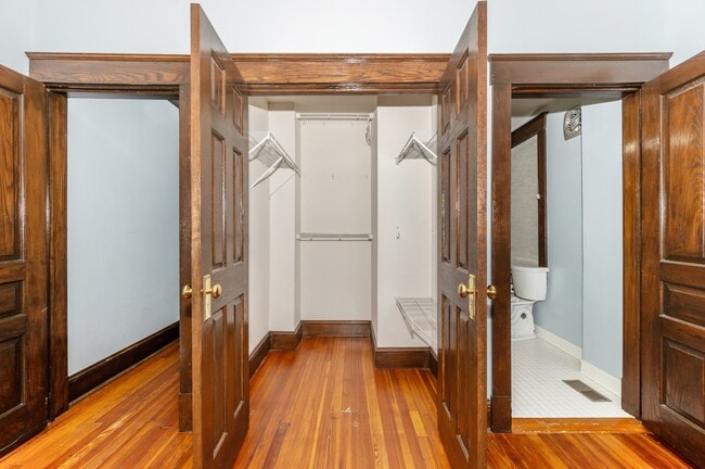 Building Photo - 216 Washington St