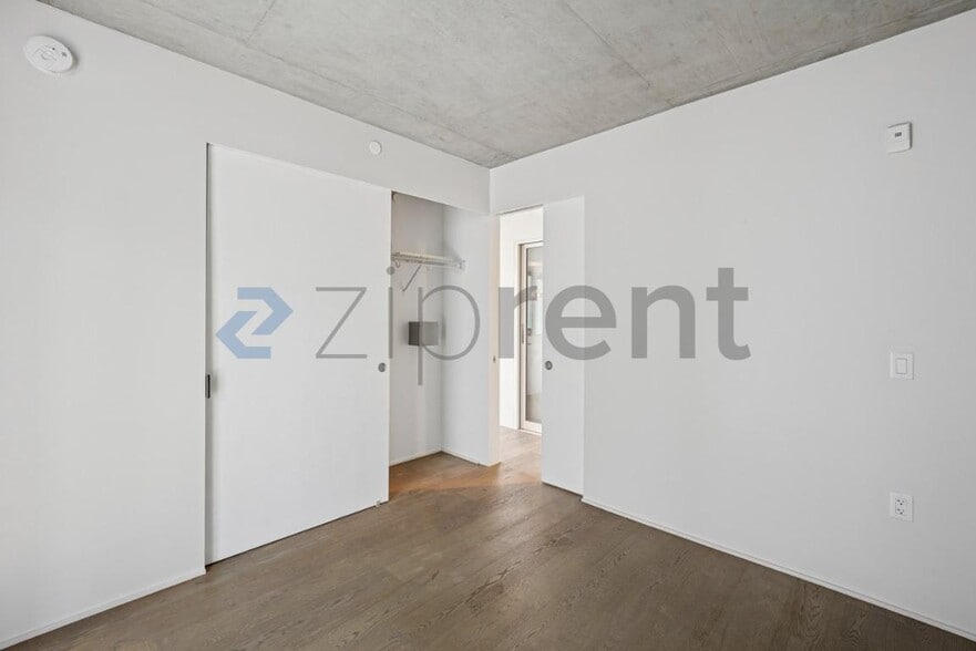 Building Photo - 8 Octavia St