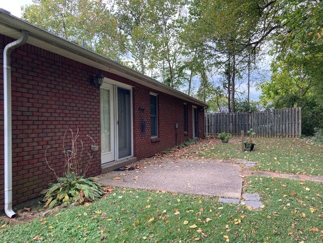 Building Photo - 106 Walnut Trace Cir
