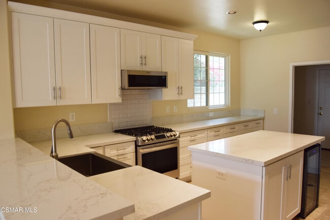 Building Photo - 2324 Solway Ct
