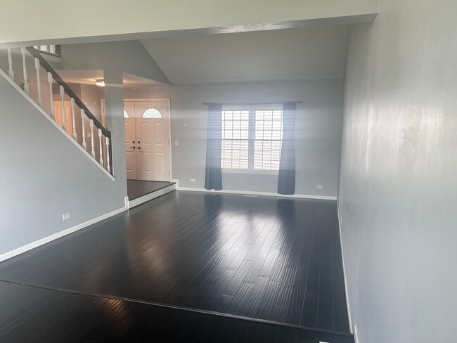 Building Photo - 646 White Ct