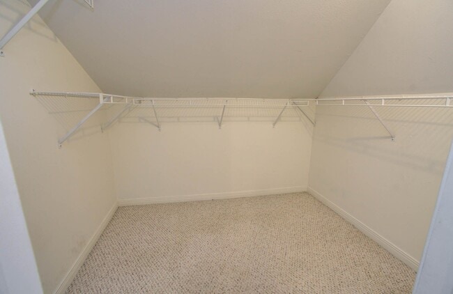 Building Photo - 6607 Readsland Ln