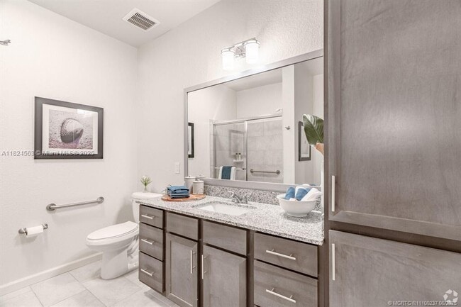 Building Photo - 1924 NW Federal Hwy