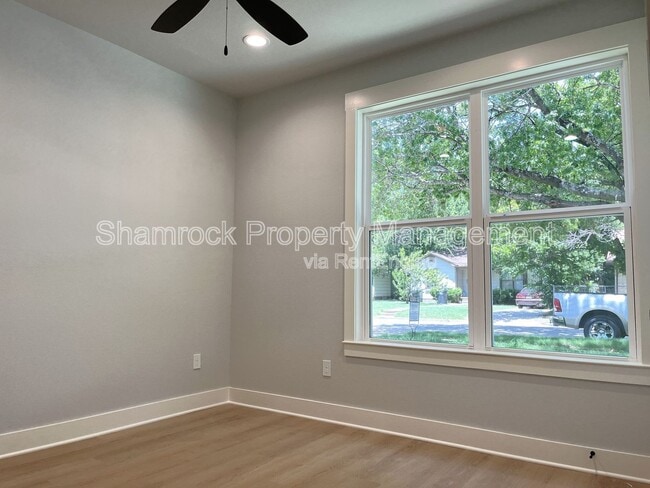 Building Photo - 3520 Homan Ave