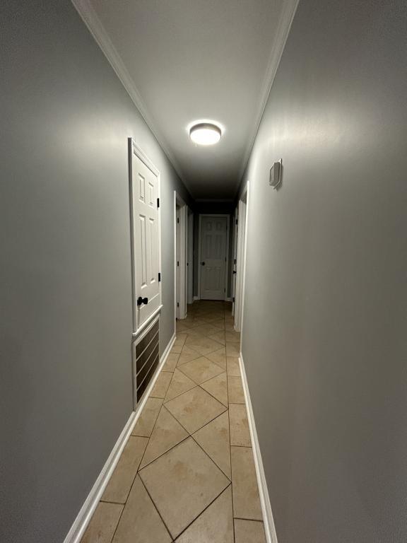 Building Photo - 405 Kingston Rd