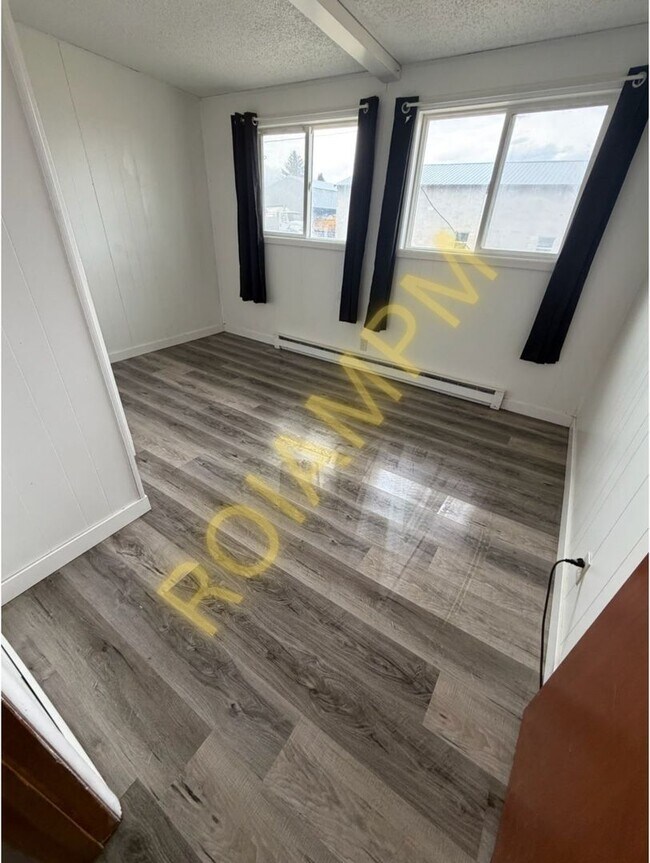 Building Photo - 125/127/129 Main Street