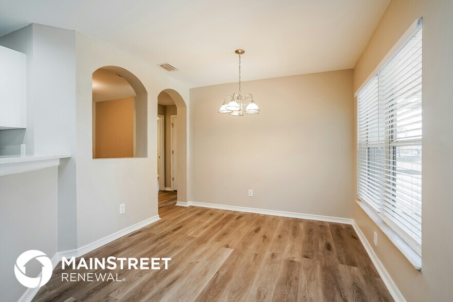 Building Photo - 113 NW 29th Terrace