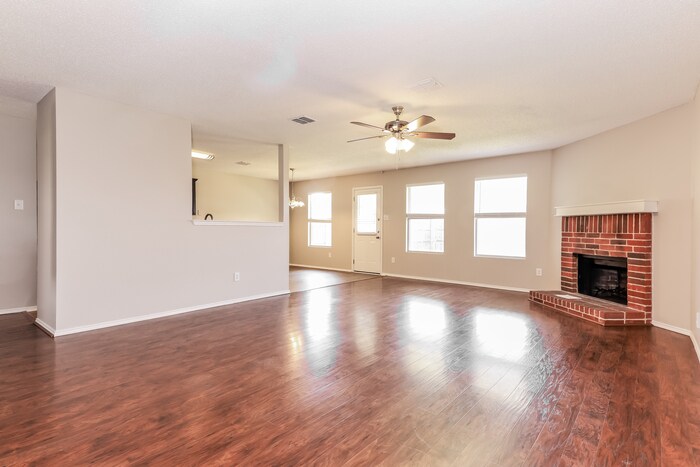 Building Photo - 1429 Hickory Creek Ln