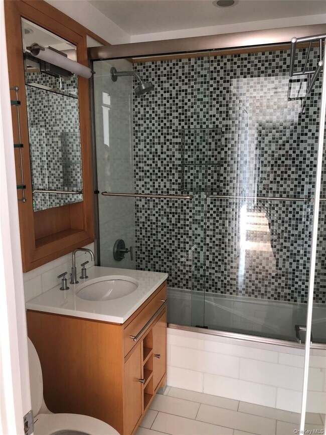 Building Photo - 10-46 Jackson Ave