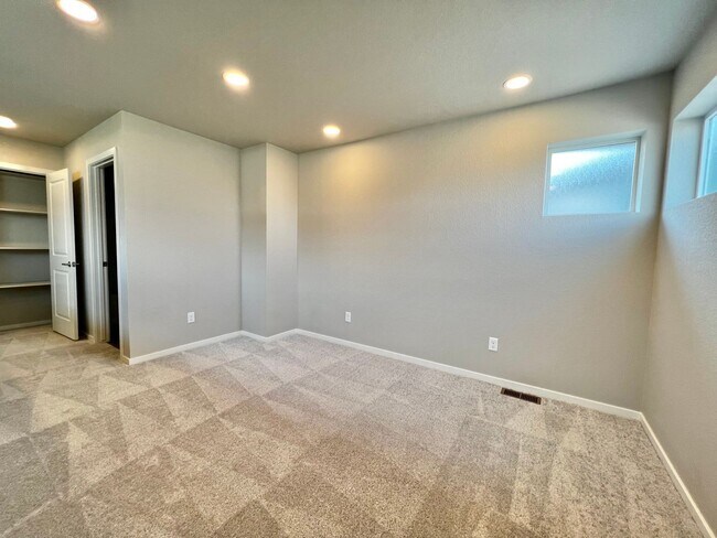 Building Photo - Beautiful 3 Bed 2.5 Bath House in Timnath!