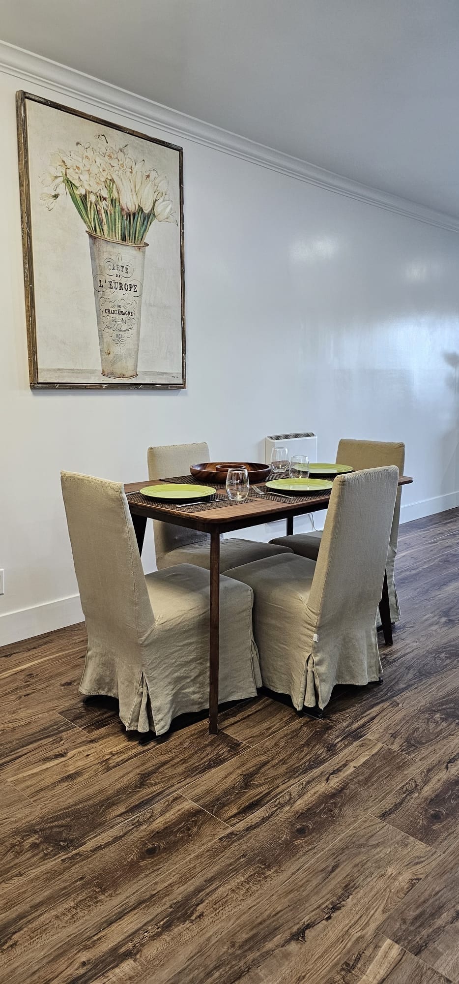 Dining area - 7777 W 91st St