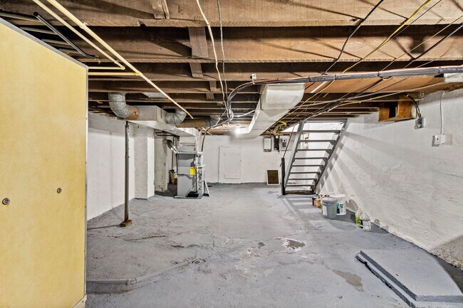 Building Photo - Stunning 2 bedroom home in Homestead available August 1!