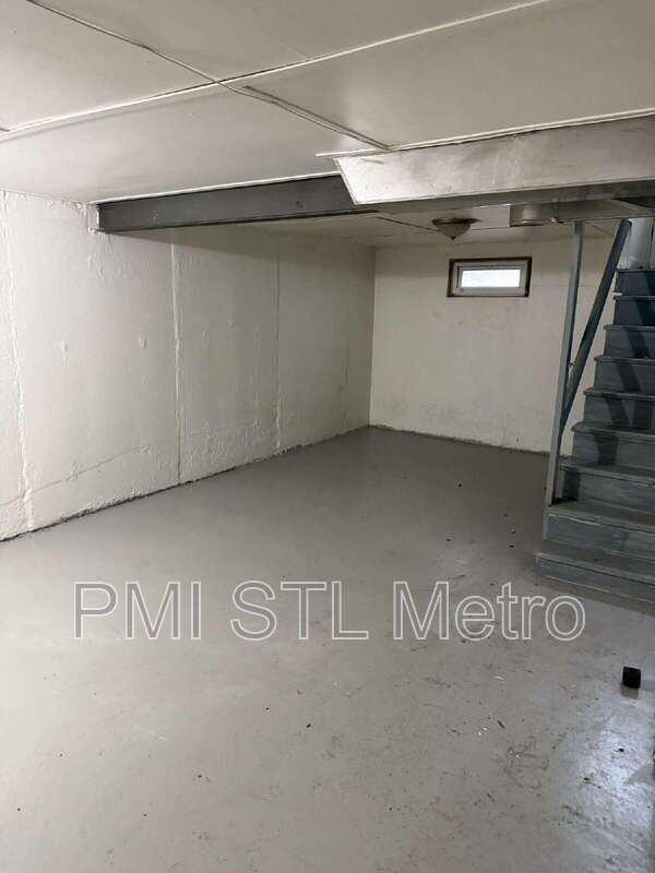 Building Photo - 9350 Duenke Dr