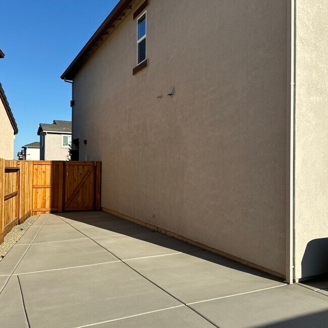 Building Photo - 2327 Comstock Ln