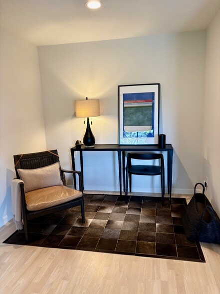 Workspace - 820 Sea Spray Ln