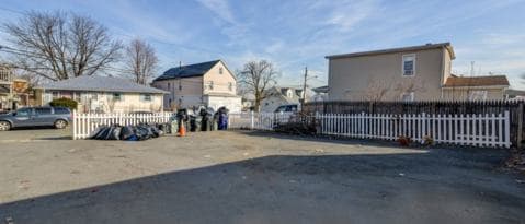 Building Photo - 882 Amboy Ave